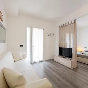 https://archimede-53-appartamento-con-spazio-esterno.italymilanhotels.net